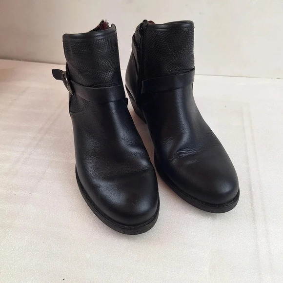 Umberto Raffini Shoes - Umberto Raffini Womens Black Alexa Leather Ankle Boot Size 7